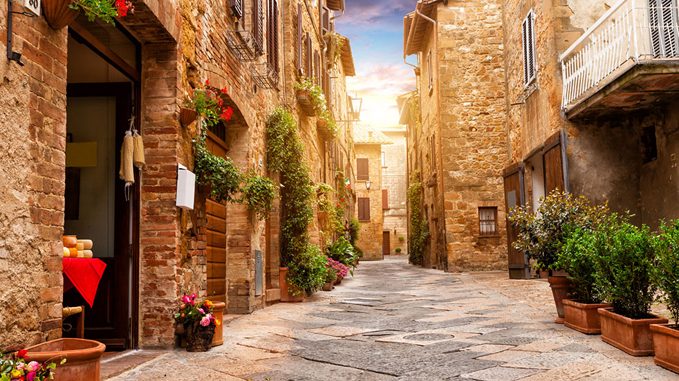 Autumn in Tuscany: a quiet street in Pienza's old town